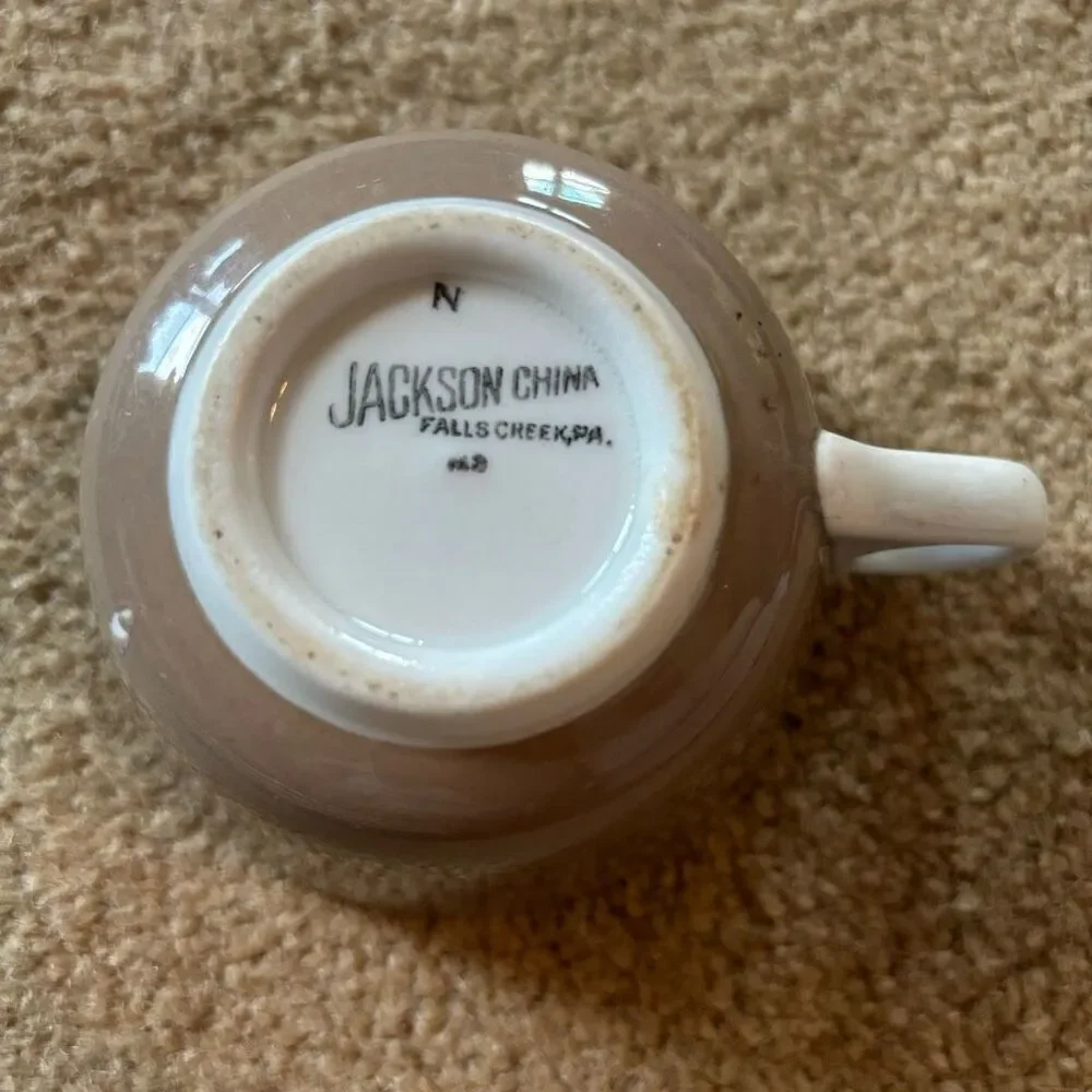 Jackson China Brown Cup With T In Red Diamond